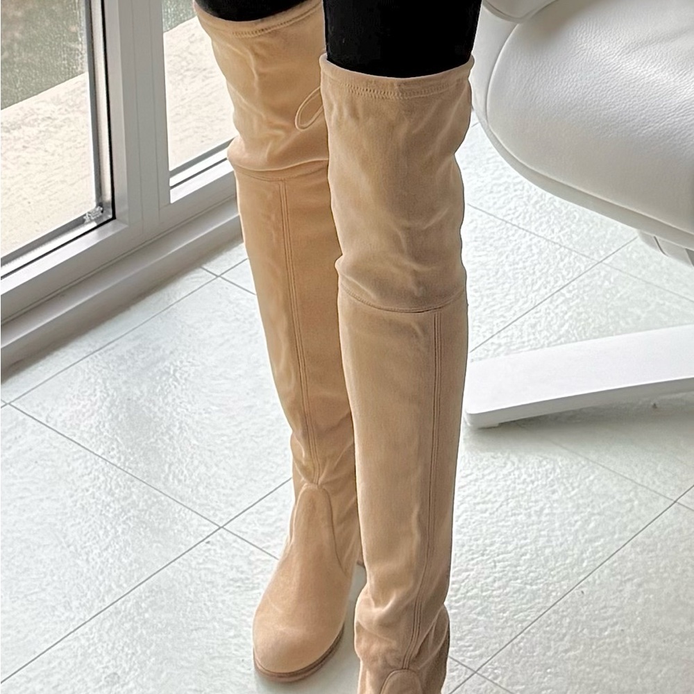 Stuart Weitzman Lowland Suede tan Over-the-Knee Boots size 5 Medium.